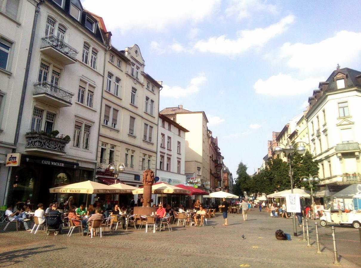 Citycentre Room For 1 Female Persons - Alternative Plus 1 Child Frankfurt am Main Exterior foto